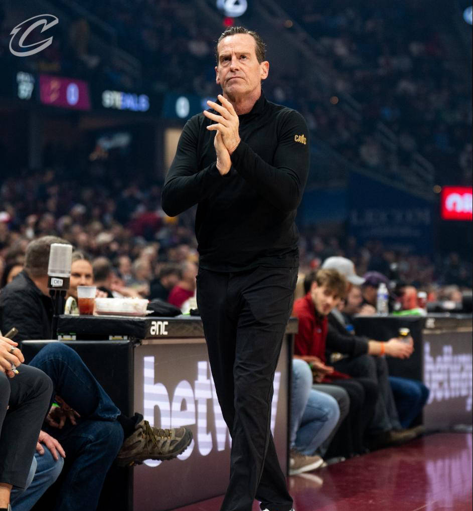 半岛.体育（中国）:包含篮网狂砍关键时刻神级表现分，掀起高潮迎来新赛季高光！的词条